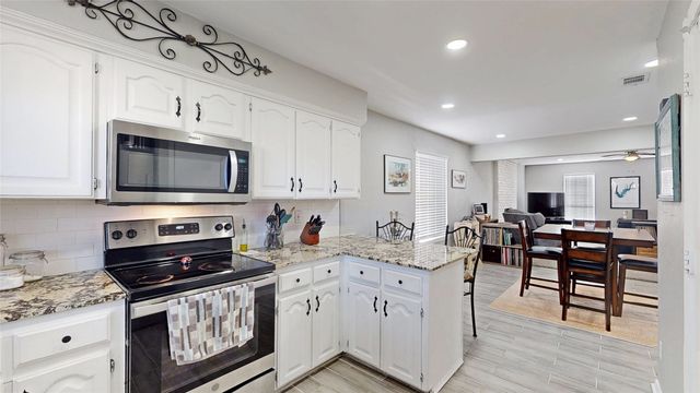 702 Middle Glen Drive, Garland, TX 75043