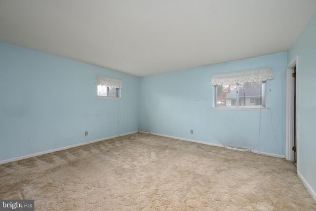 9 HEDGEROW CT, Oaklyn, NJ 08107