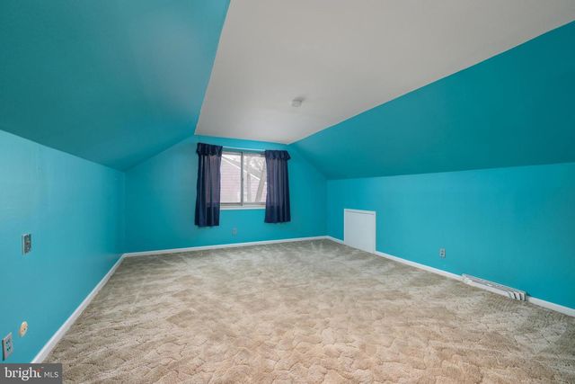 9 HEDGEROW CT, Oaklyn, NJ 08107