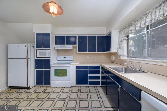 9 HEDGEROW CT, Oaklyn, NJ 08107