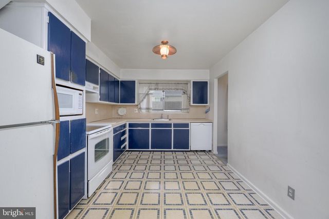 9 HEDGEROW CT, Oaklyn, NJ 08107