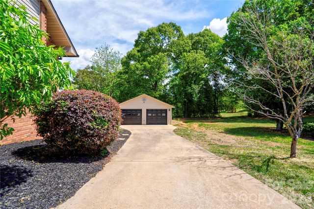 176 Knollwood Drive, Forest City, NC 28043