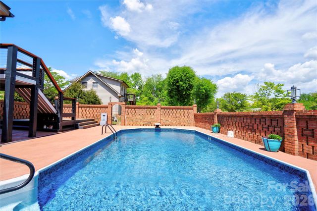 176 Knollwood Drive, Forest City, NC 28043