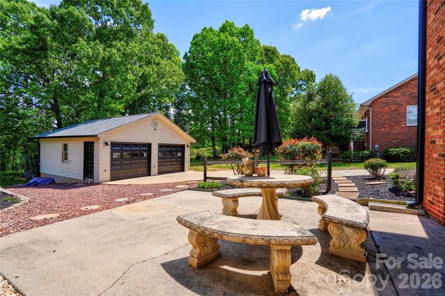 176 Knollwood Drive, Forest City, NC 28043