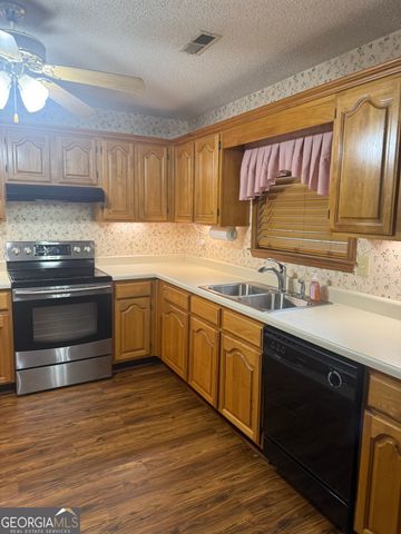 300 Jeremys Straight, Stockbridge, GA 30281