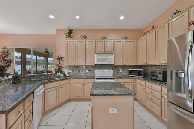 3822 CARDENAL AVENUE, Sun City Center, FL 33573