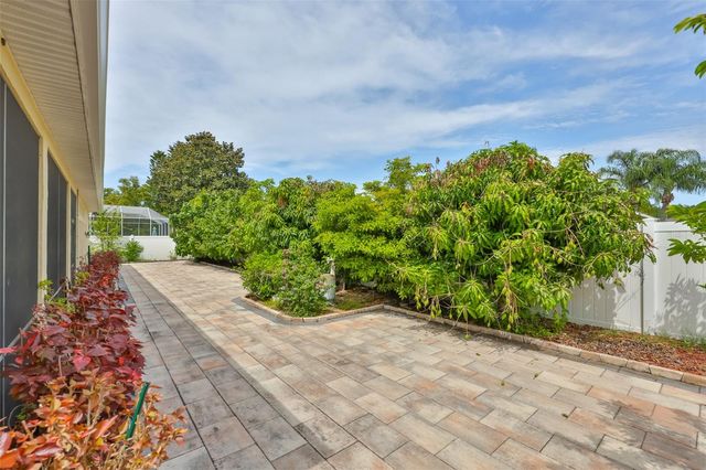 3822 CARDENAL AVENUE, Sun City Center, FL 33573