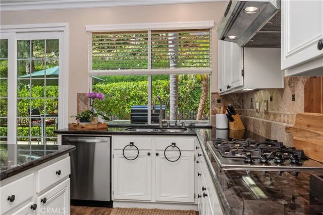 2573 Newman, Tustin, CA 92782