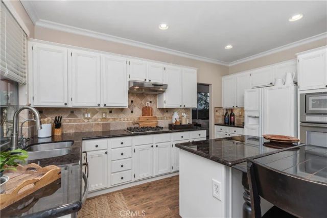 2573 Newman, Tustin, CA 92782