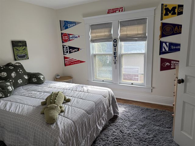 210 N Kalamazoo Avenue, Marshall, MI 49068