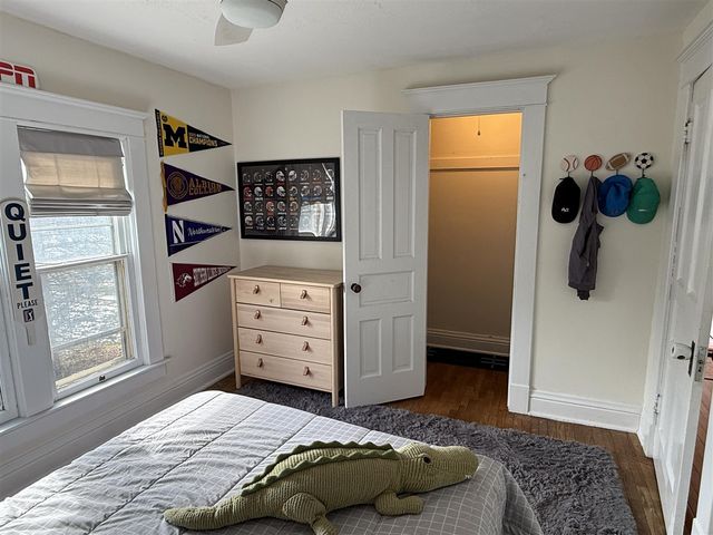 210 N Kalamazoo Avenue, Marshall, MI 49068