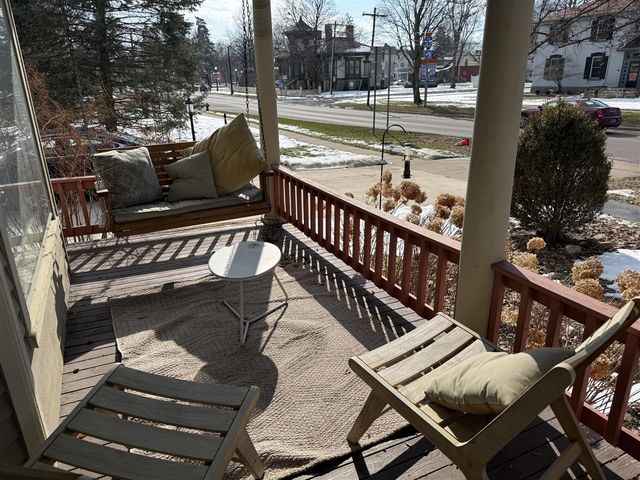 210 N Kalamazoo Avenue, Marshall, MI 49068