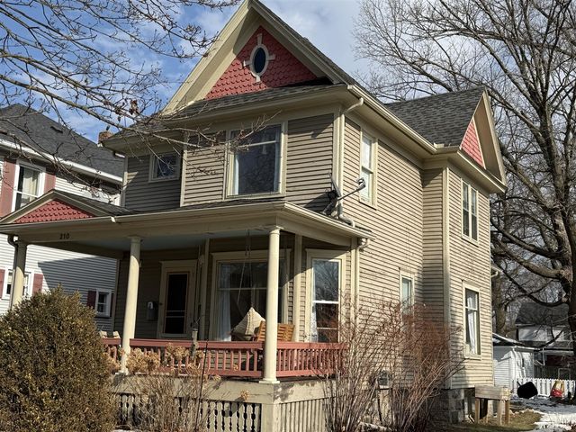 210 N Kalamazoo Avenue, Marshall, MI 49068