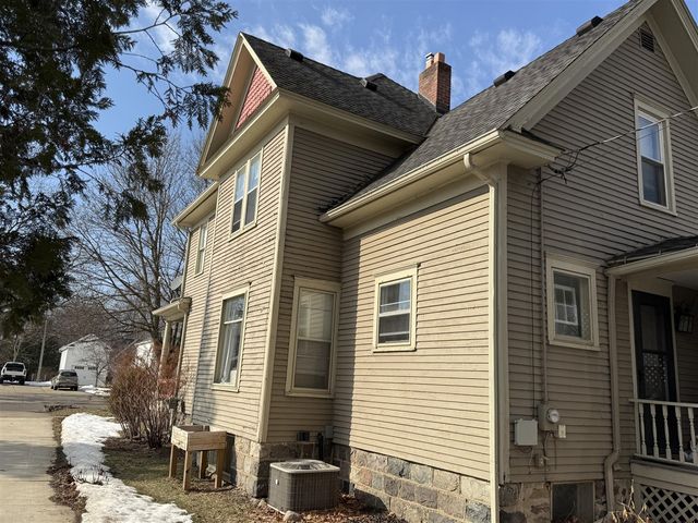 210 N Kalamazoo Avenue, Marshall, MI 49068