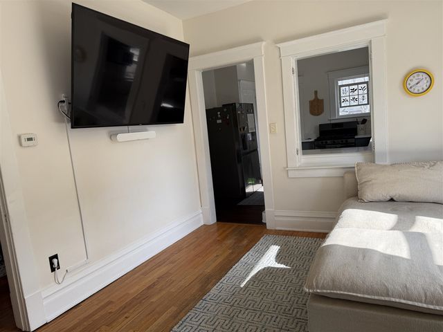 210 N Kalamazoo Avenue, Marshall, MI 49068