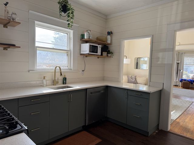 210 N Kalamazoo Avenue, Marshall, MI 49068