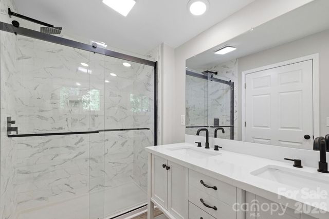 240 E Court Street, Rutherfordton, NC 28139