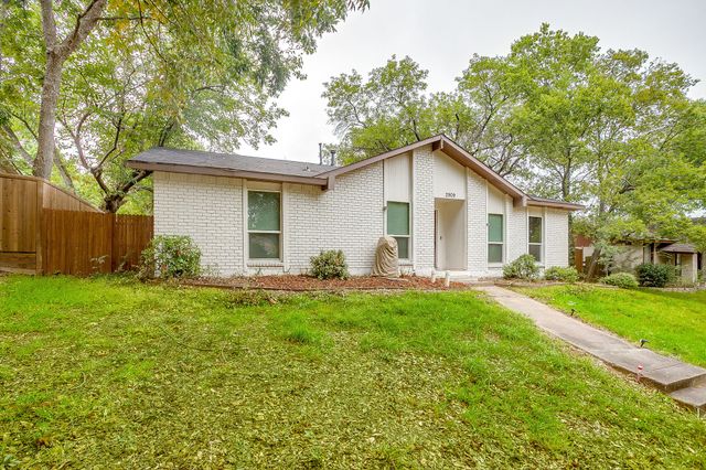 2909 Clover Valley Drive, Garland, TX 75043