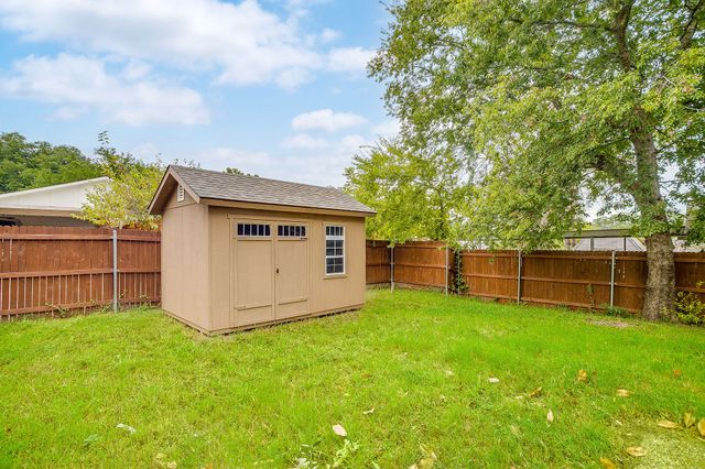 2909 Clover Valley Drive, Garland, TX 75043