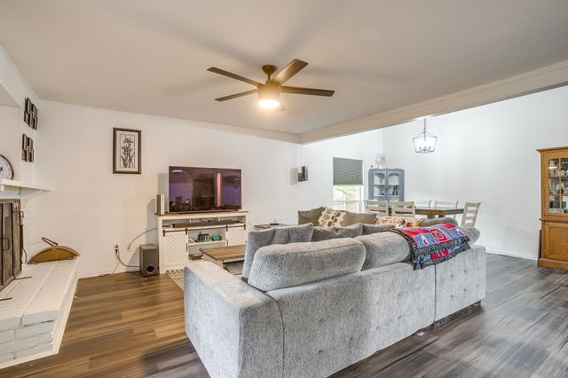 2909 Clover Valley Drive, Garland, TX 75043