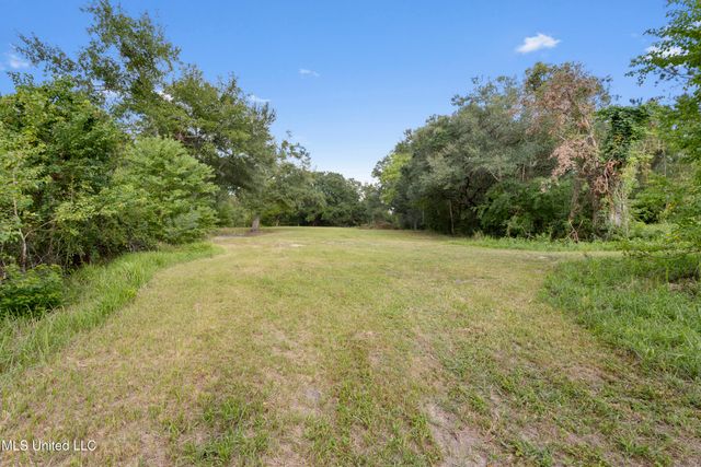 15520 Needle Street, Biloxi, MS 39532
