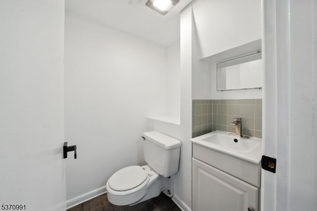 34 North St, Bloomsbury Boro, NJ 08804