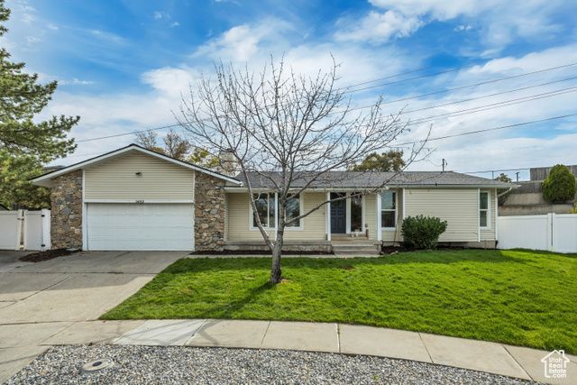 1492 E SANDY HILLS DR, Sandy, UT 84093