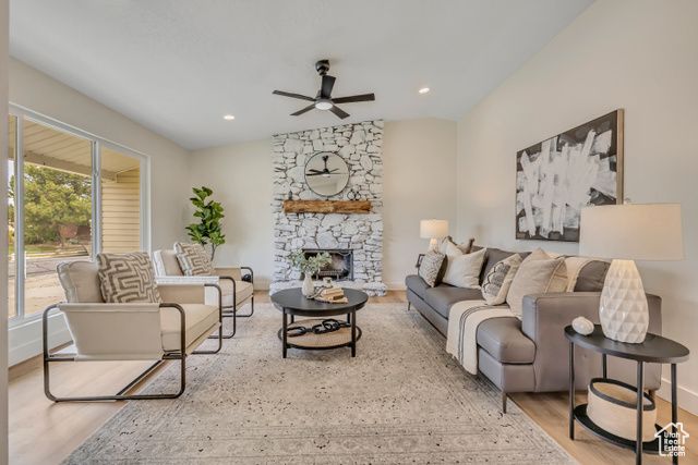 1492 E SANDY HILLS DR, Sandy, UT 84093