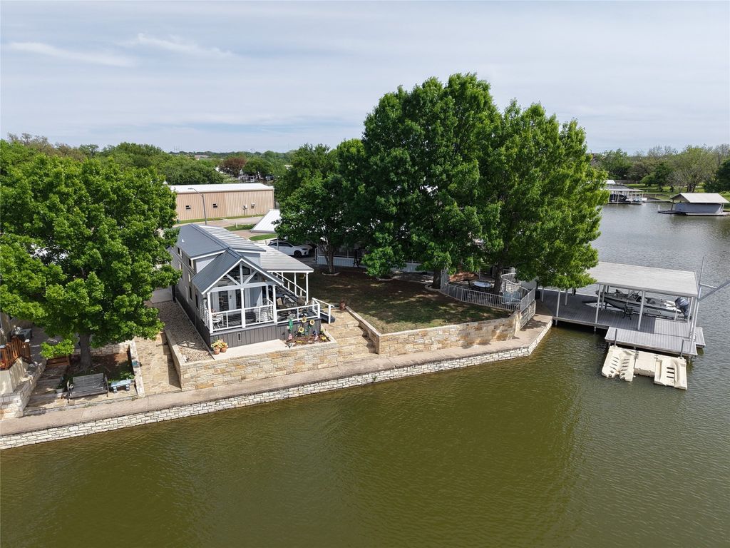 817 Brazos Harbor Circle, Granbury, TX 76048 — exterior