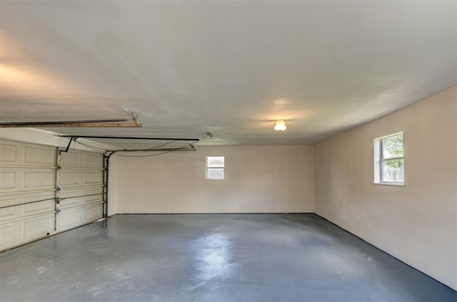 8511 Honeysuckle Street, Highlands, TX 77562