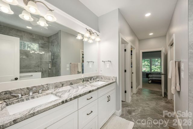 8 MANORWOOD Court, Flat Rock, NC 28731