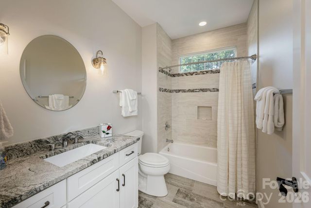 8 MANORWOOD Court, Flat Rock, NC 28731
