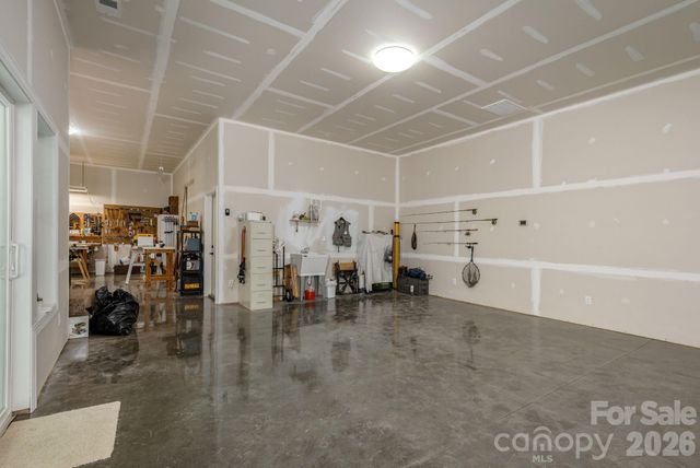 8 MANORWOOD Court, Flat Rock, NC 28731