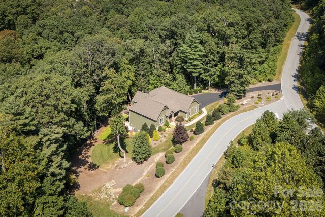 8 MANORWOOD Court, Flat Rock, NC 28731