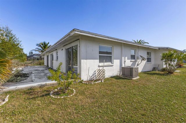10 GOLFVIEW ROAD, Rotonda West, FL 33947