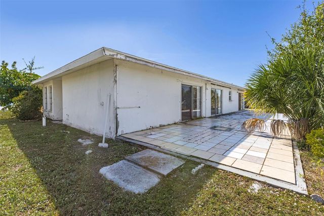 10 GOLFVIEW ROAD, Rotonda West, FL 33947