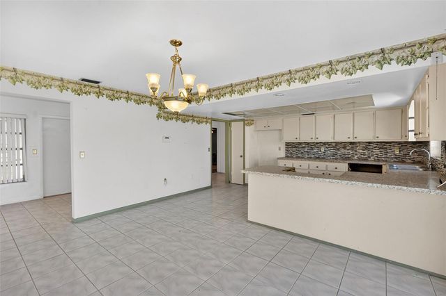 10 GOLFVIEW ROAD, Rotonda West, FL 33947