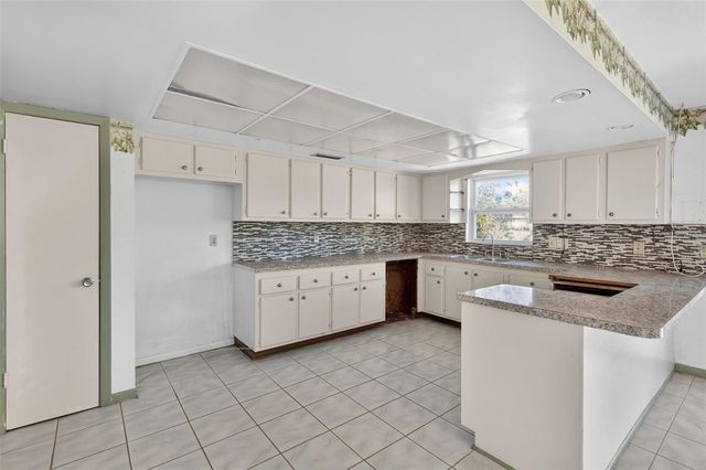 10 GOLFVIEW ROAD, Rotonda West, FL 33947