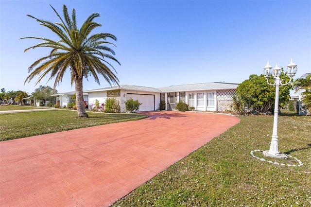 10 GOLFVIEW ROAD, Rotonda West, FL 33947