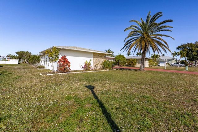 10 GOLFVIEW ROAD, Rotonda West, FL 33947