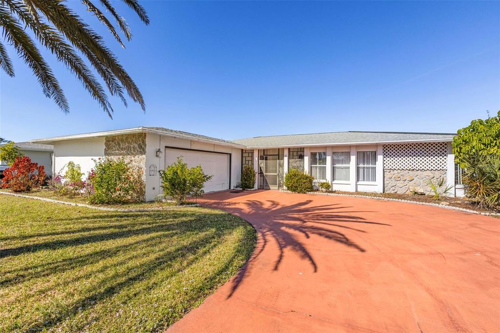 10 GOLFVIEW ROAD, Rotonda West, FL 33947