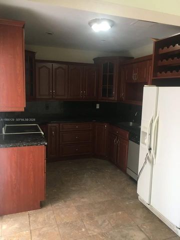 625 E 8th Ct, Hialeah, FL 33010