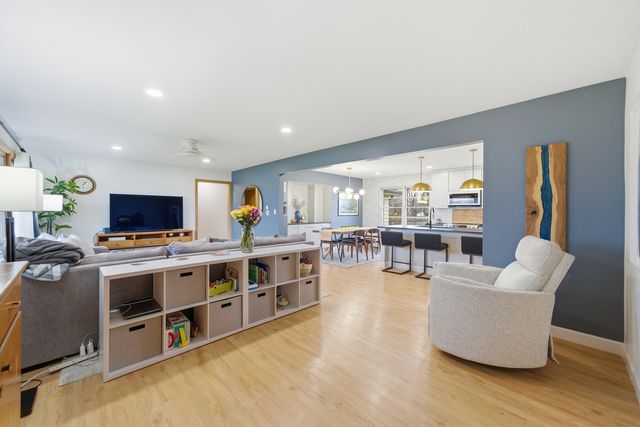 1920 S 4th Street, Dekalb, IL 60115