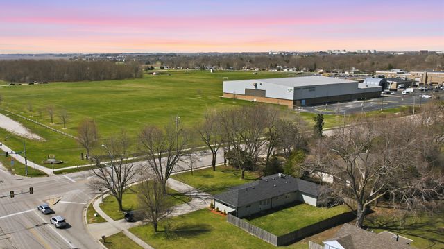 1920 S 4th Street, Dekalb, IL 60115