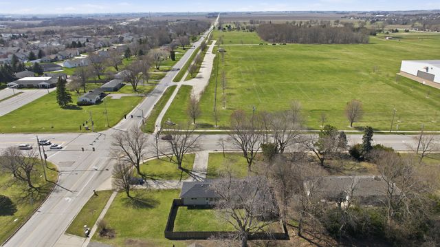 1920 S 4th Street, Dekalb, IL 60115