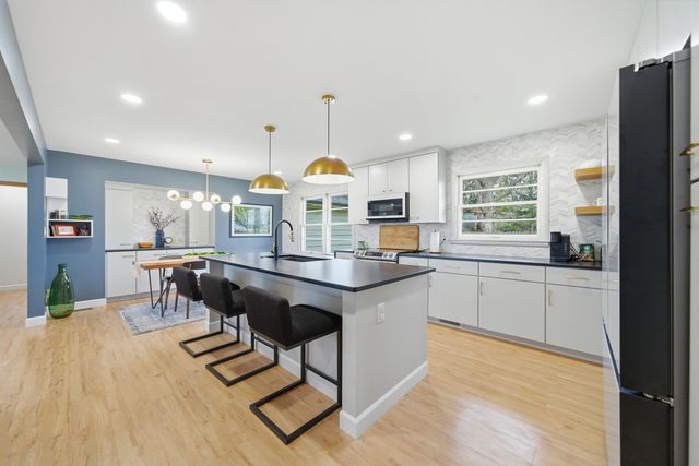 1920 S 4th Street, Dekalb, IL 60115