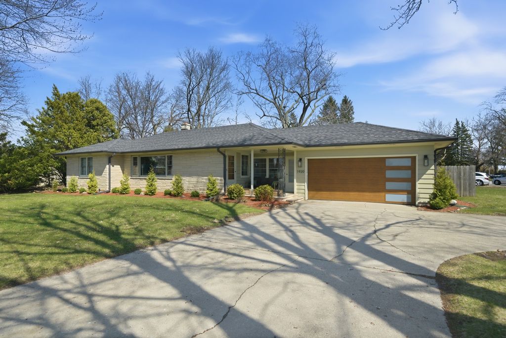 1920 S 4th Street, Dekalb, IL 60115