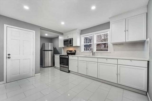 316 Essex St, Lynn, MA 01902