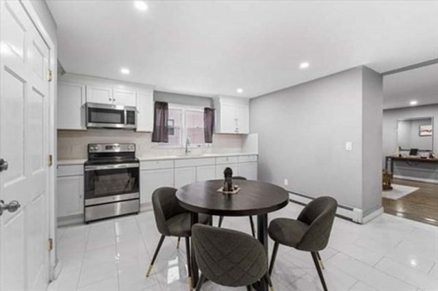 316 Essex St, Lynn, MA 01902