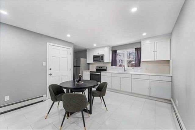 316 Essex St, Lynn, MA 01902